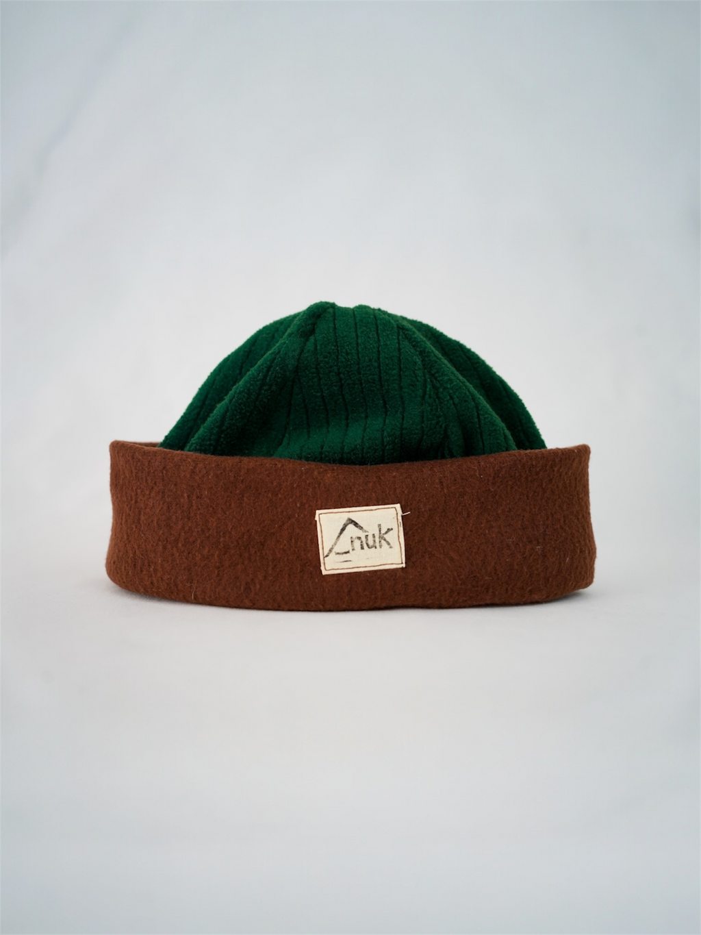 Bonnet marron & vert côtelé