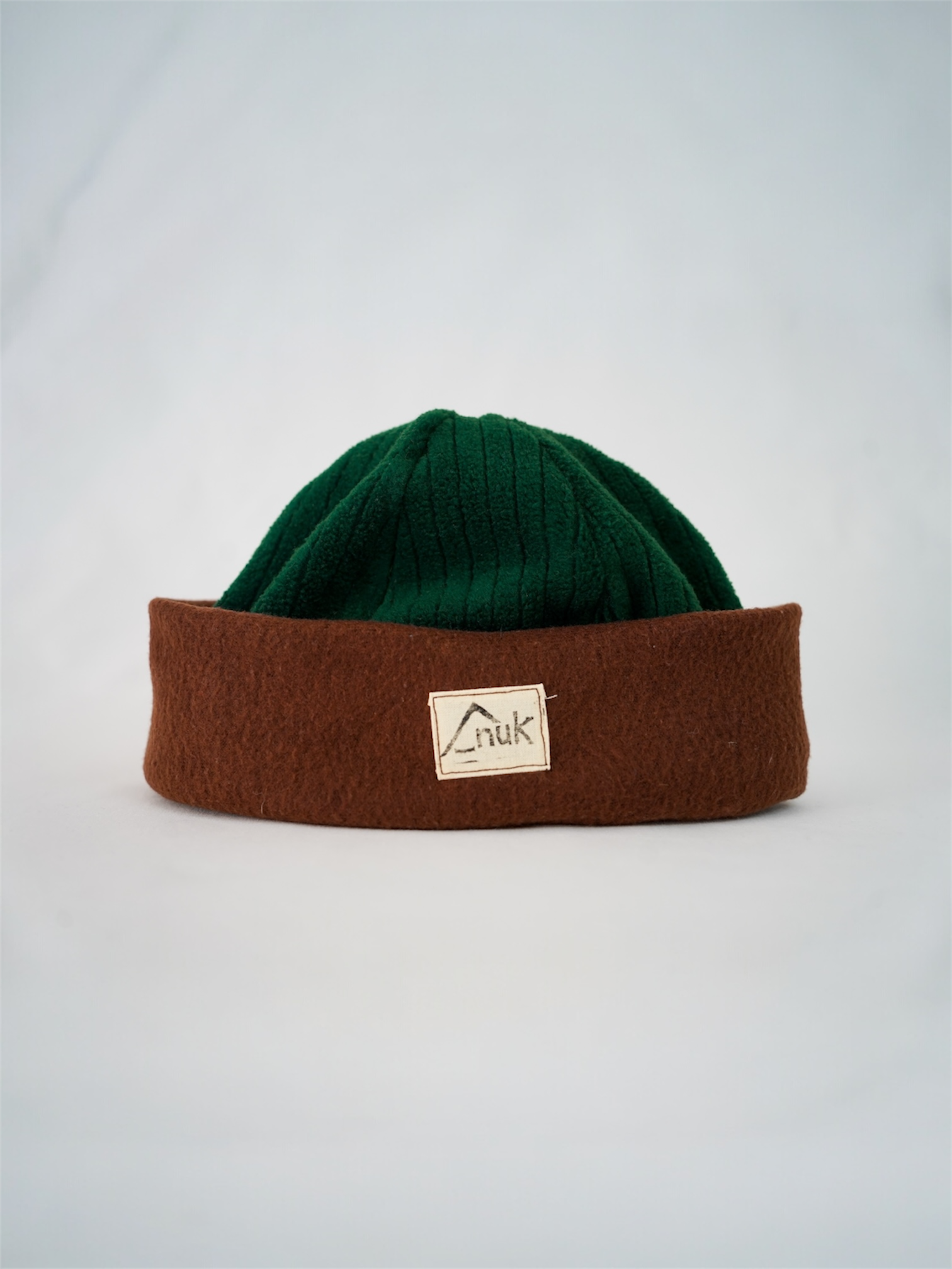 Bonnet marron & vert côtelé