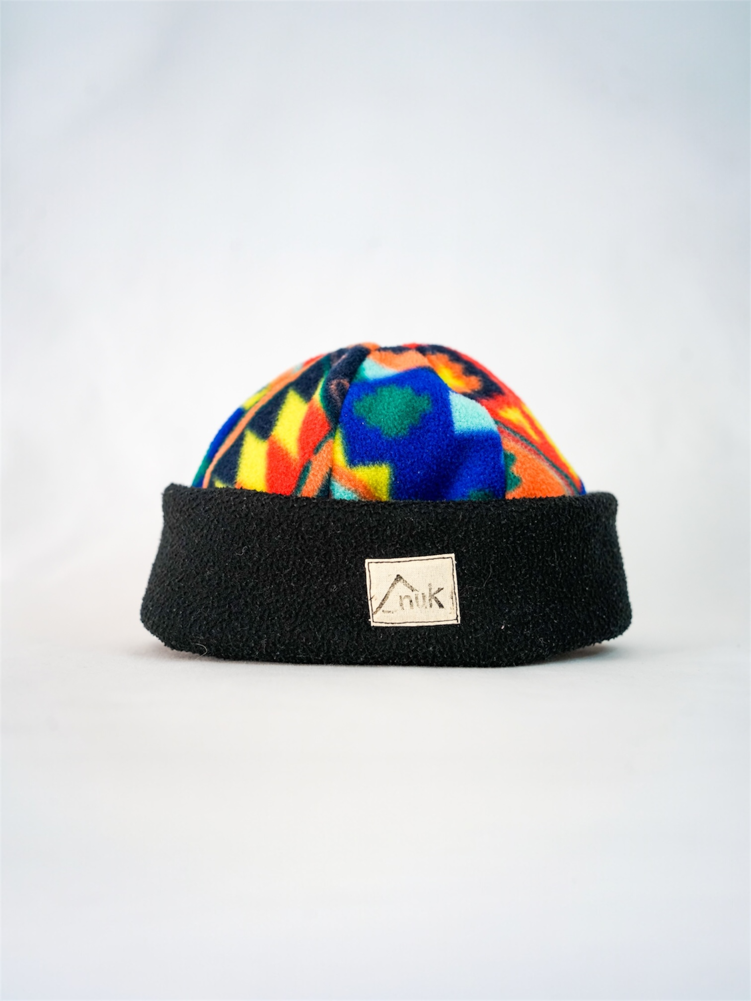 Bonnet noir & motif rétro
