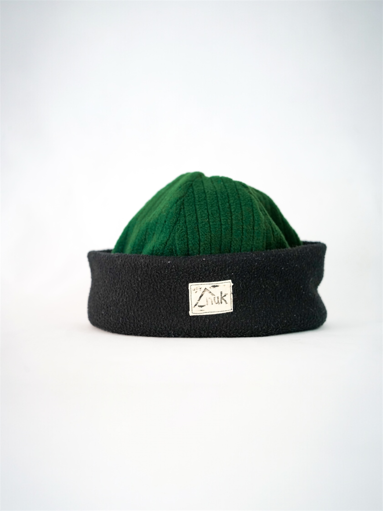 Bonnet noir & vert côtelé