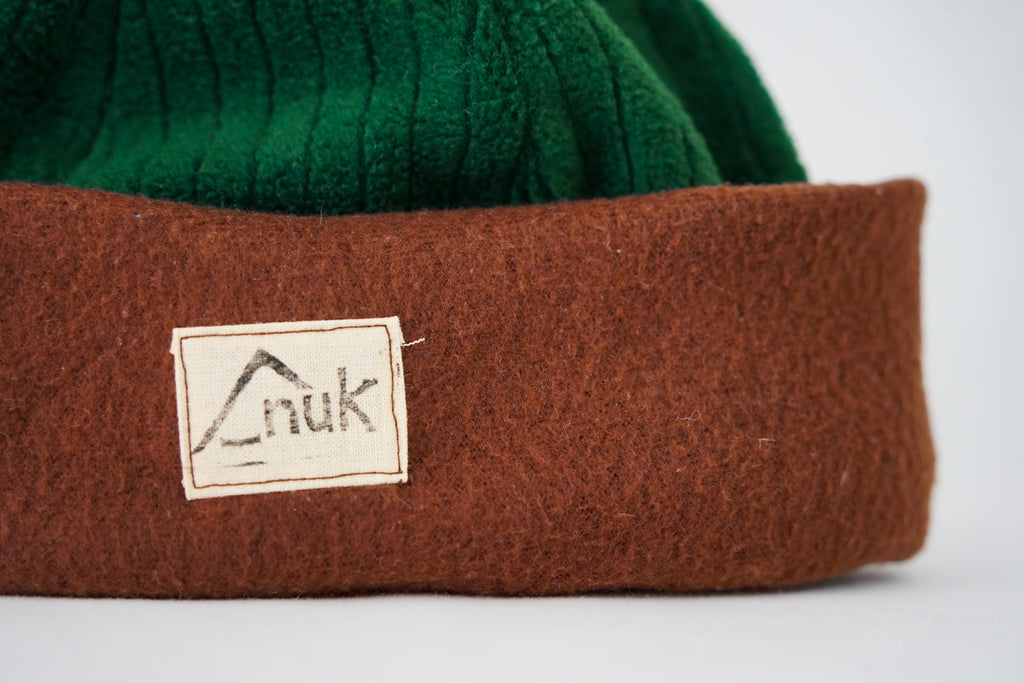 Bonnet marron & vert côtelé