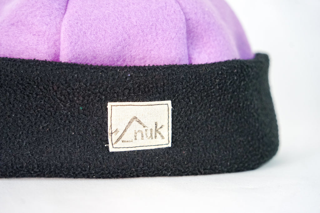 Bonnet noir & lila