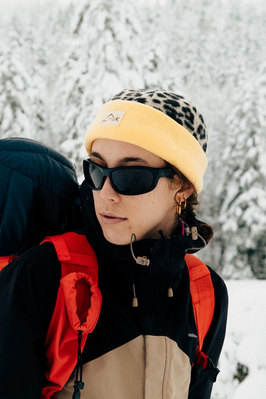 Bonnet jaune & léopard beige
