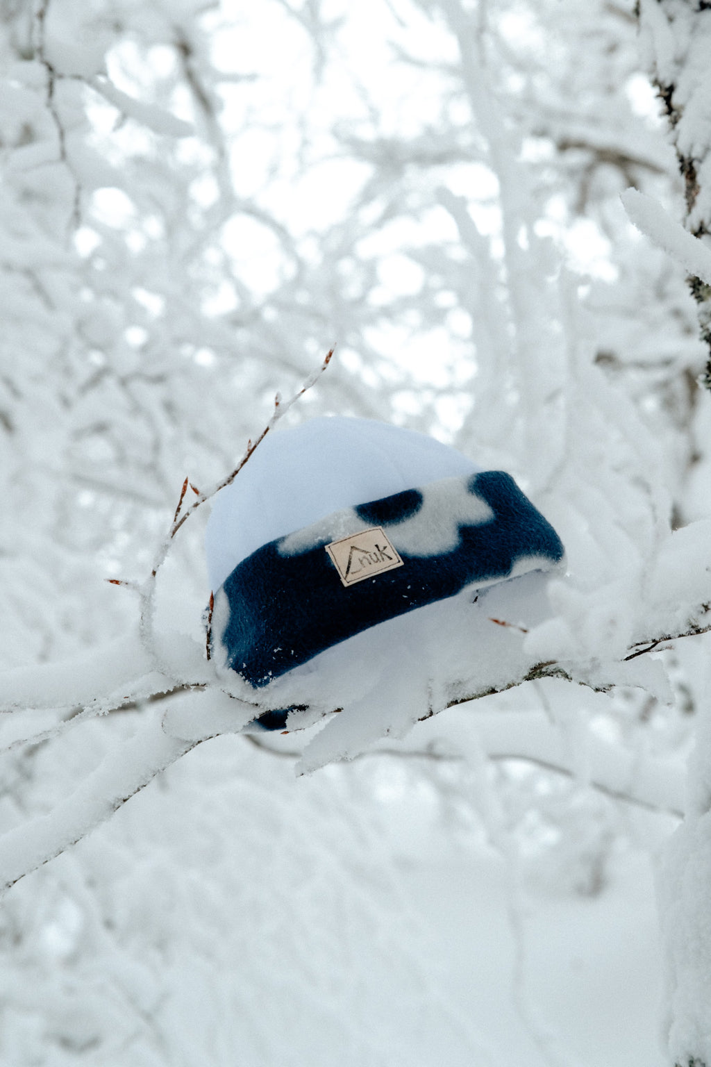 Bonnet bleu à fleurs & blanc